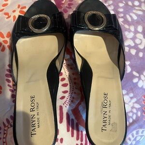 Taryn Rose Black wedges sz 39- gold buckle